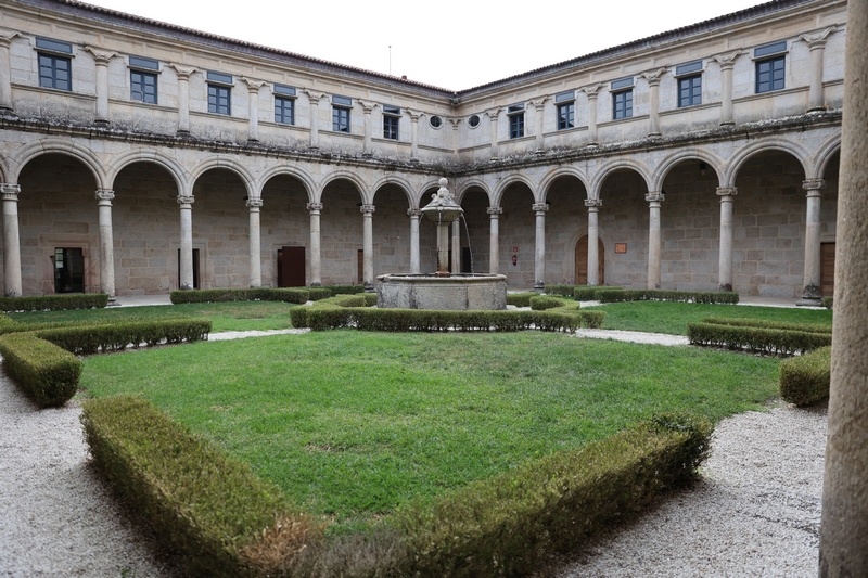 Monasterio y Puente  Medieval de San Clodio