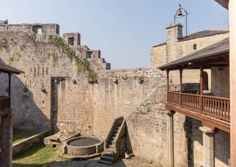 Castelo y museo etnográfico  de Castro Caldelas