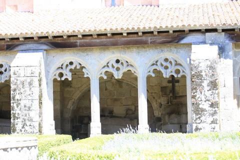 Monasterio e Iglesia de Santa María de Xunqueira de Ambía