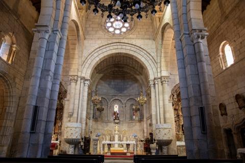 Monasterio e Iglesia de Santa María de Xunqueira de Ambía