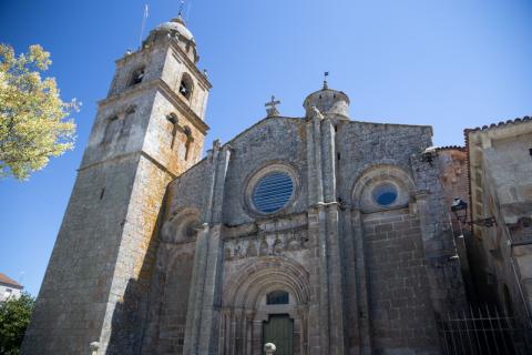 Monasterio e Iglesia de Santa María de Xunqueira de Ambía