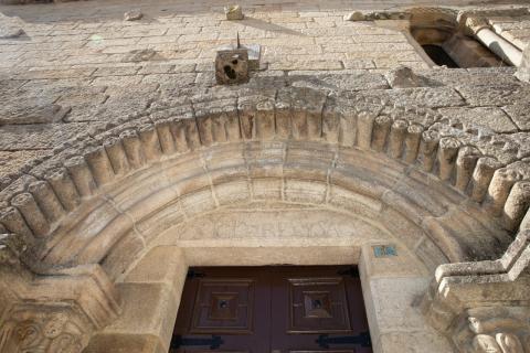 Iglesias románicas del casco histórico de Allariz: Iglesia de Santiago