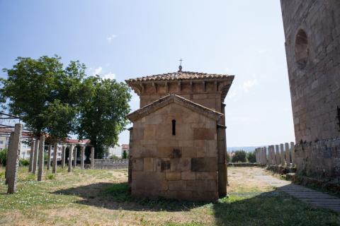 Monasterio e Iglesia de San Salvador y Capilla de San Miguel