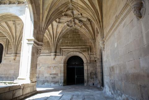 Monasterio e Iglesia de San Salvador y Capilla de San Miguel